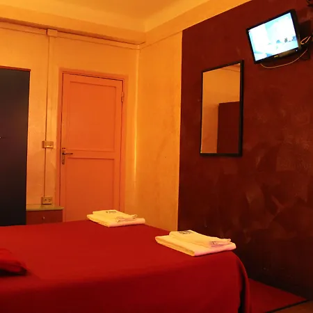 Hotel America-3